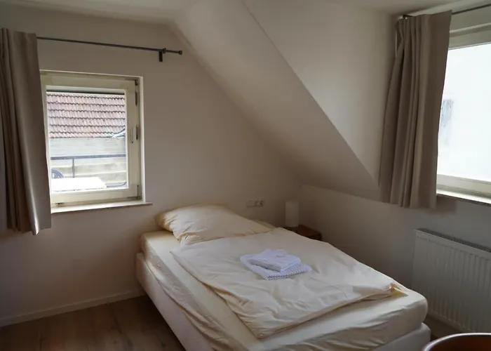 Budget Boarding House Aparthotel 3*